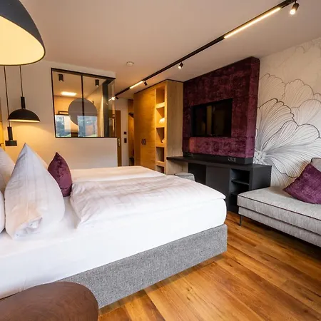 Hotel In Schwarzbrunn 4*