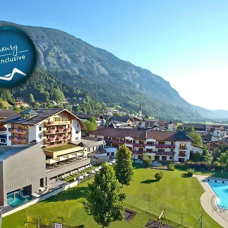 Luxury Schwarzbrunn Отель 4*