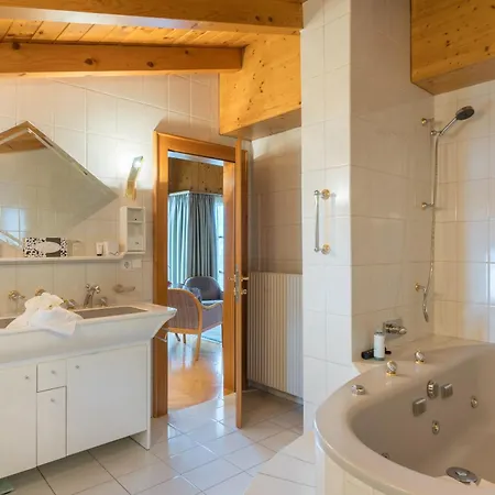 In Schwarzbrunn 4*