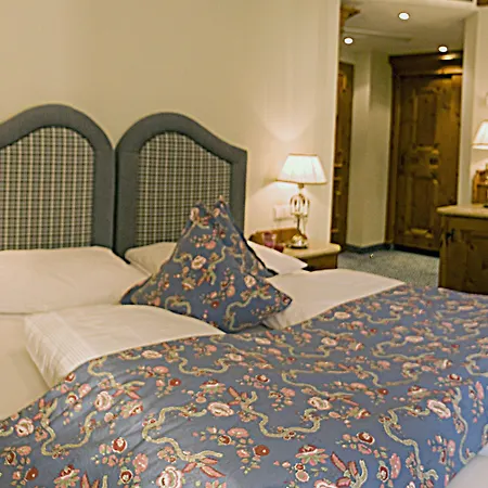 Отель Luxury Schwarzbrunn 4*