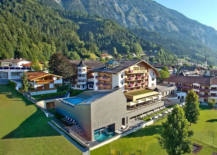 Hotel Luxury Schwarzbrunn 4*